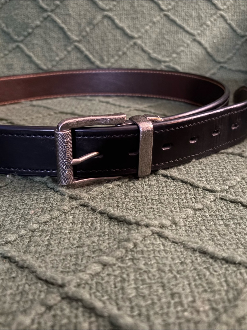 Columbia Men's Black/Brown Leather Belt with Metal Buckle